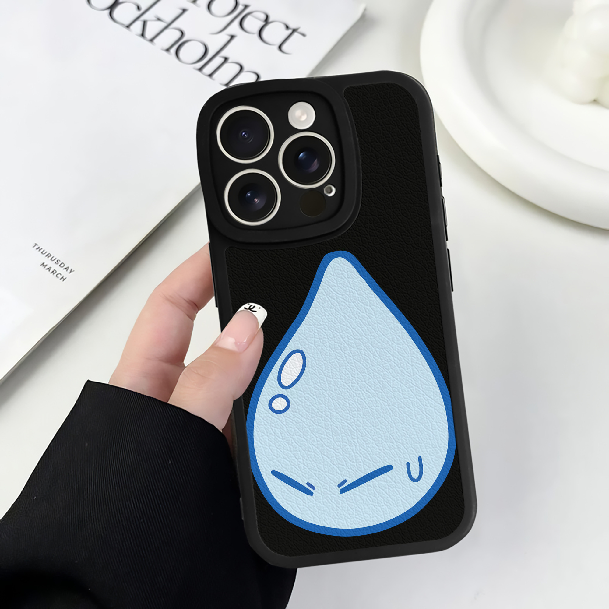 （画像用） 転スラ Regarding Reincarnated to Slime 【iPhone 16シリーズ対応】シリコンスマホケース（レザー調） 材質：シリコン